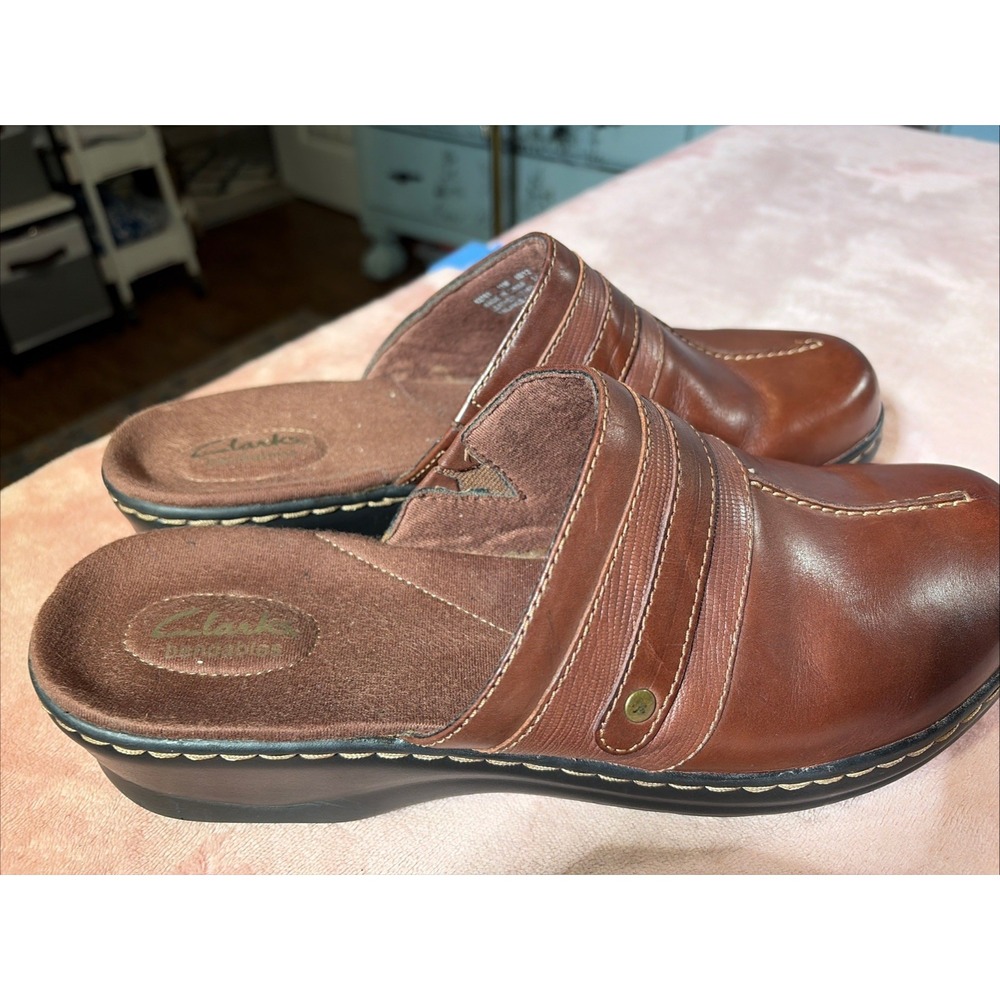 Clarks Bendables Brown Leather Mules/ Clogs Size 11.